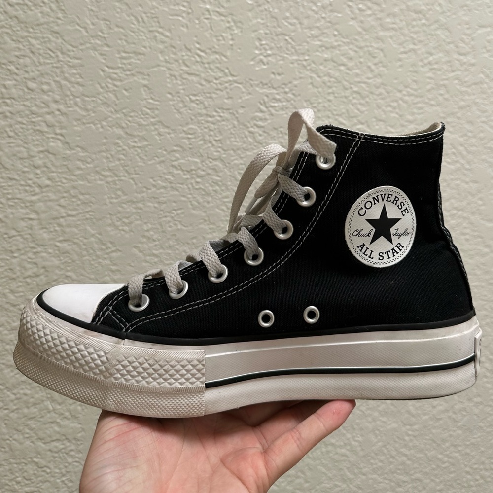 Converse- Chuck Taylor All Star Lift Platform Canvas